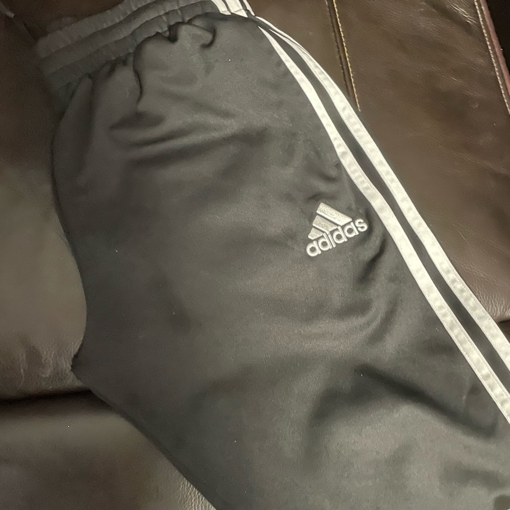 NWOT Boys adidas pants size 14/16
